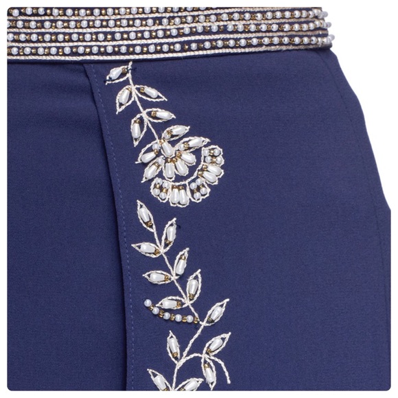 ALICE + OLIVIA Larissa Pearl Floral Beaded Pants - Picture 5 of 11